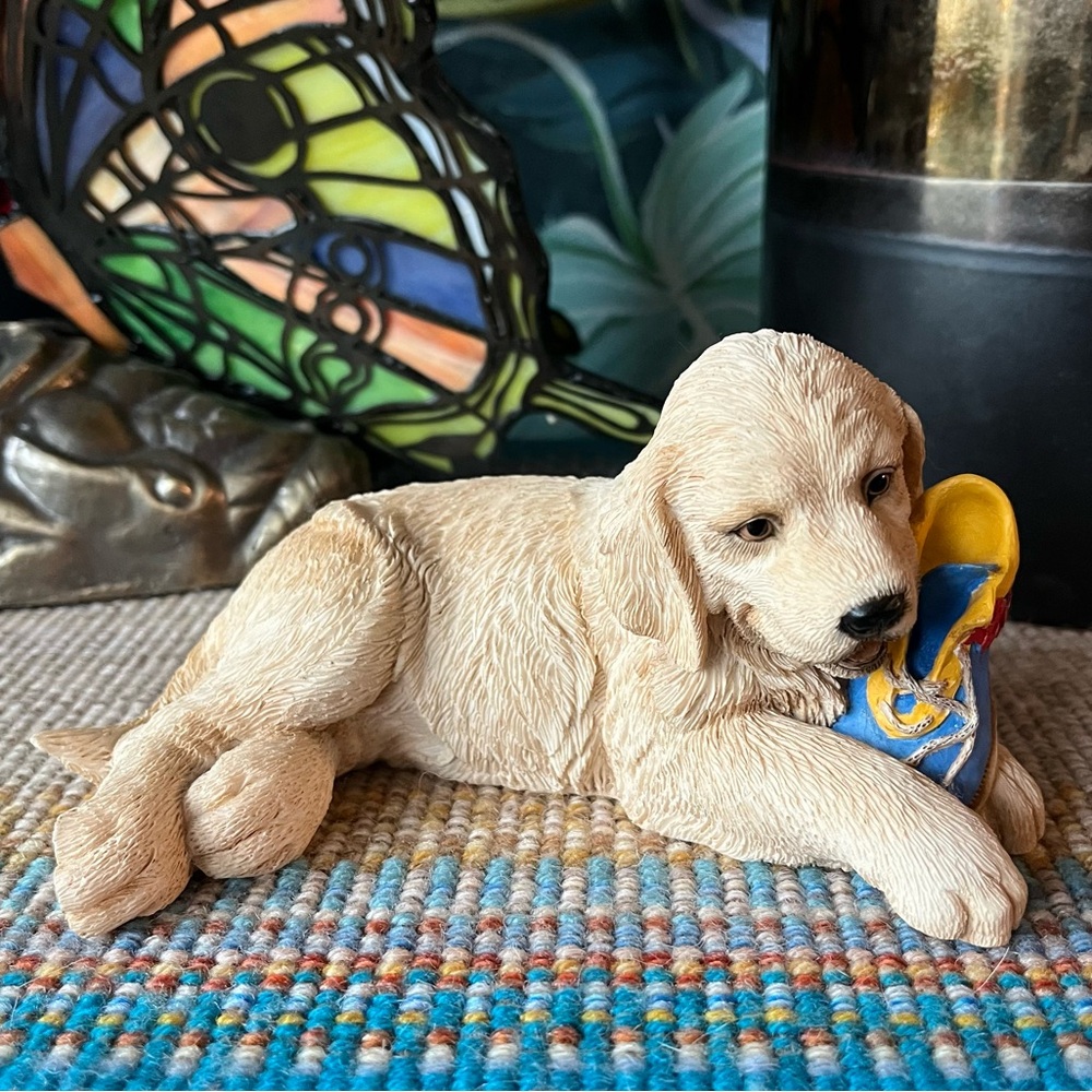 Vintage Puppy Love Golden Retriever Figure Sculpture Country Artists Honey Shoe